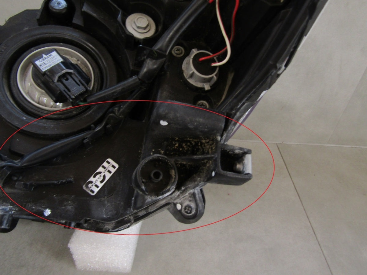Prednji far SUBARU XV halogen 11-17 RH desni