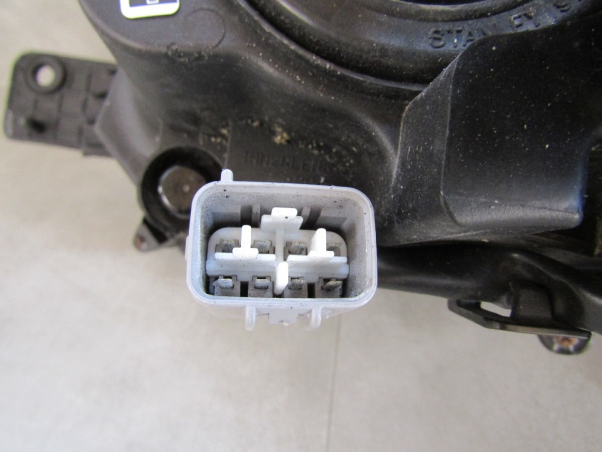 Prednji far SUBARU XV halogen 11-17 RH desni