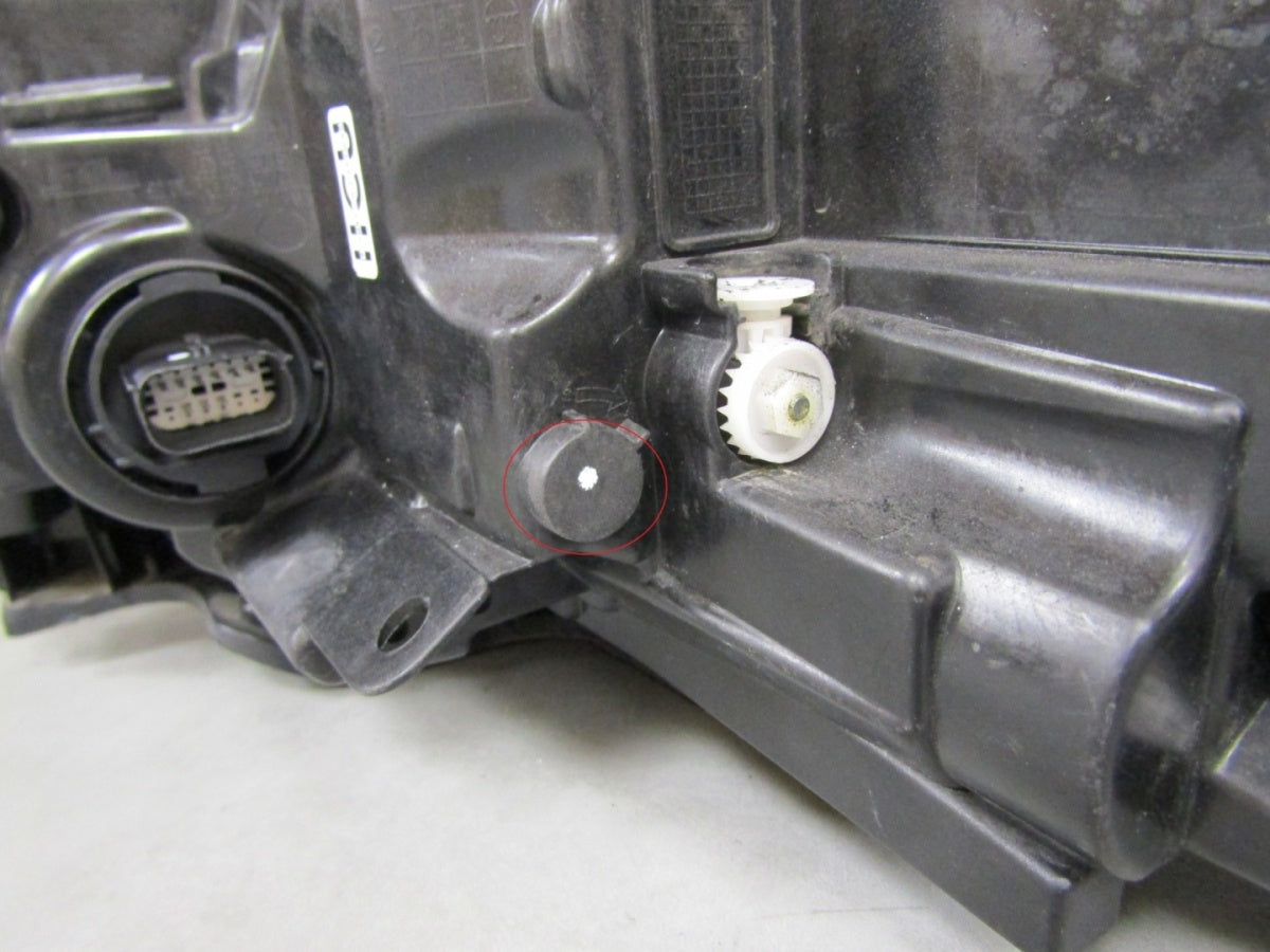 Prednji far JEEP CHEROKEE KL PERFORMANCE LED KANADA 14- RH desni