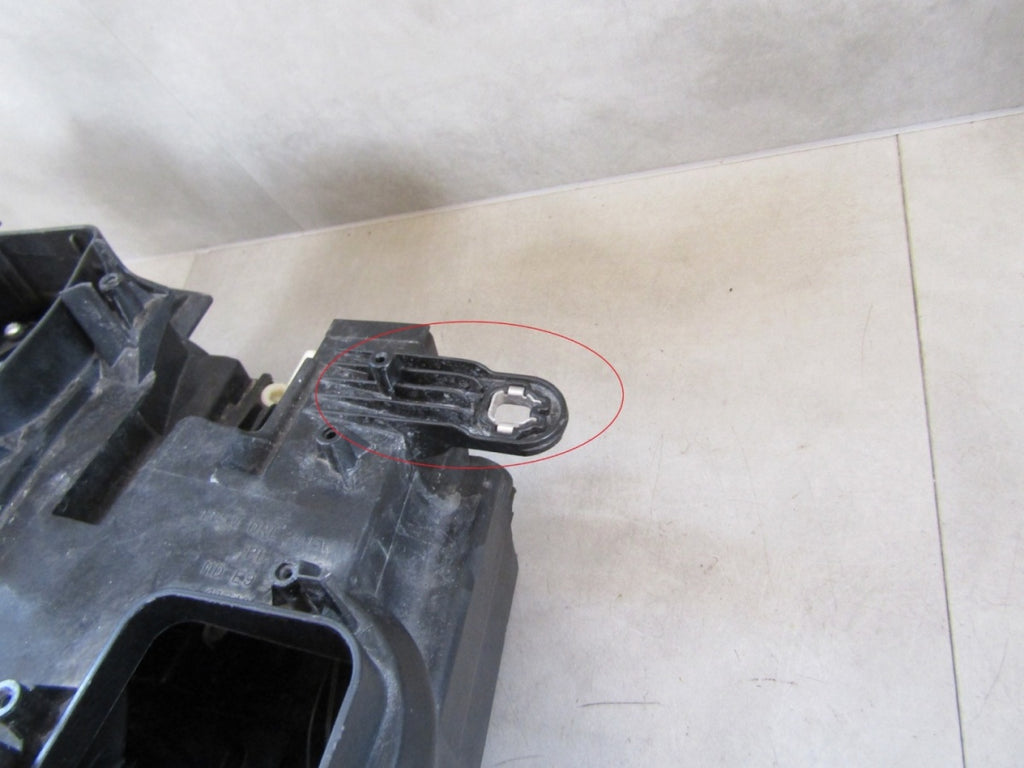 Prednji far BMW X1 F48 LED 15-19 desni RH 7193708-03