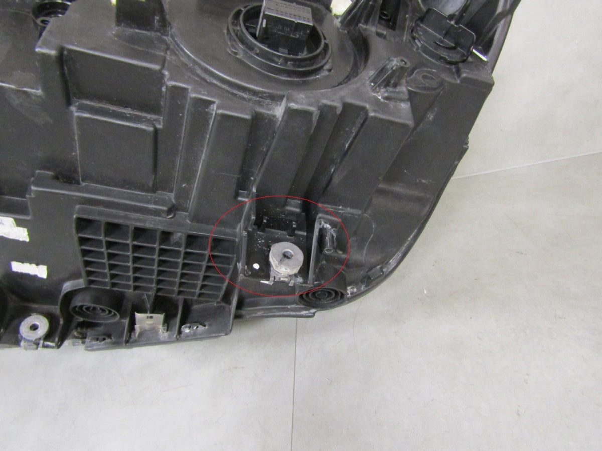 Prednji far BMW X1 F48 LED 15-19 desni RH 7193708-03