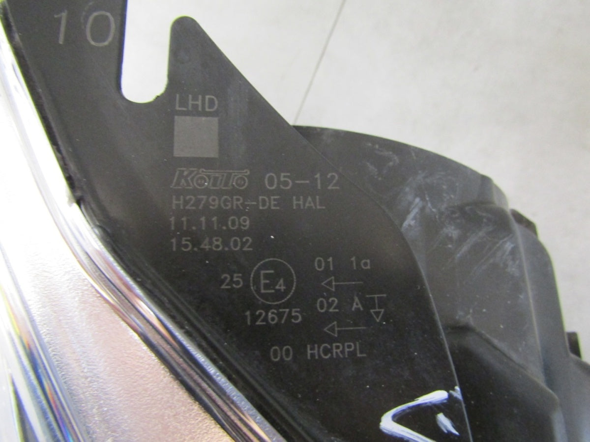 Prednji far TOYOTA AVENSIS T27 III halogen sa sočivom RH desni 09-11 H279GR-DE