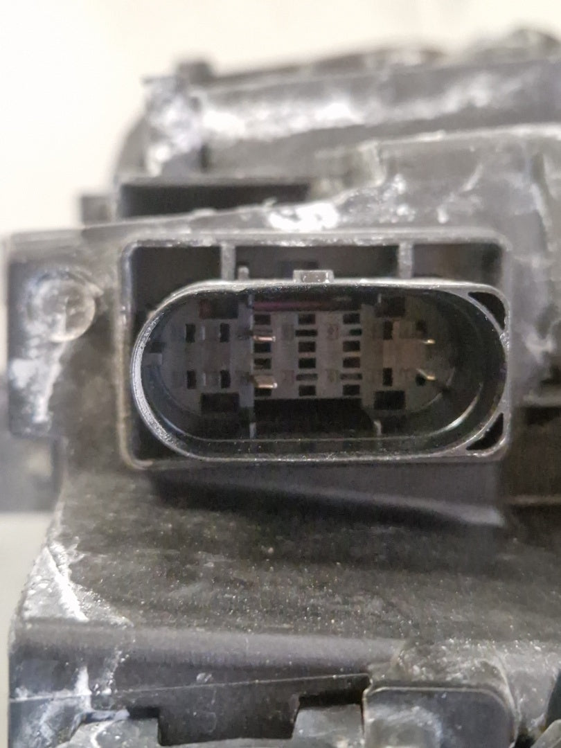 Prednji far MERCEDES B klasa W247 LED HIGH PERFORMANCE 18-22 RH desni A2479062603