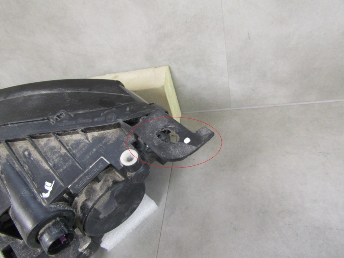 Prednji far FIAT 500E II 2 halogen RH desni 20- 521400300