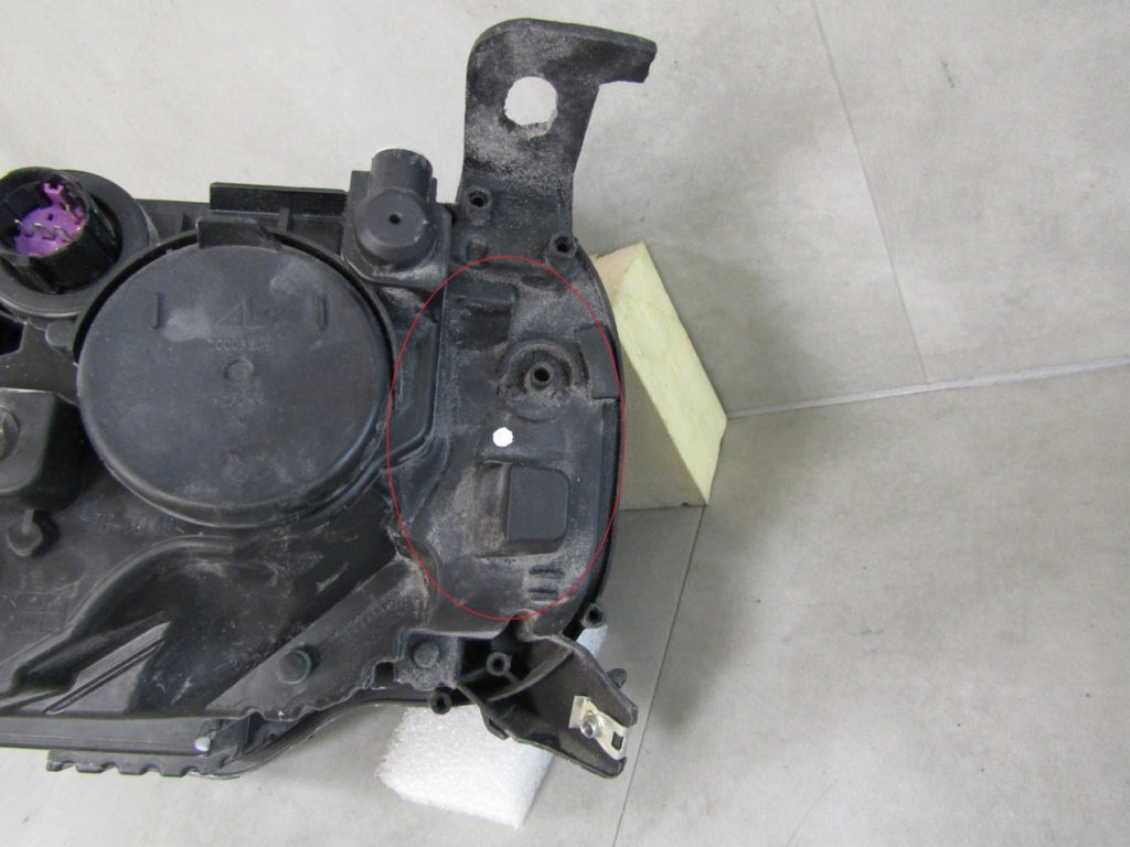 Prednji far FIAT 500E II 2 halogen RH desni 20- 521400300