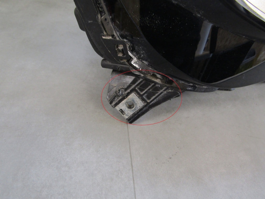 Prednji far FIAT 500E II 2 halogen RH desni 20- 521400300