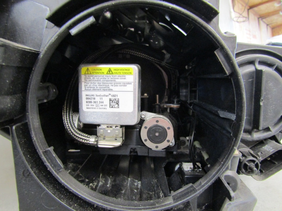 Prednji far MERCEDES CLA W117 AMG xenon zakretni 13-16 LH lijevi A1179066900