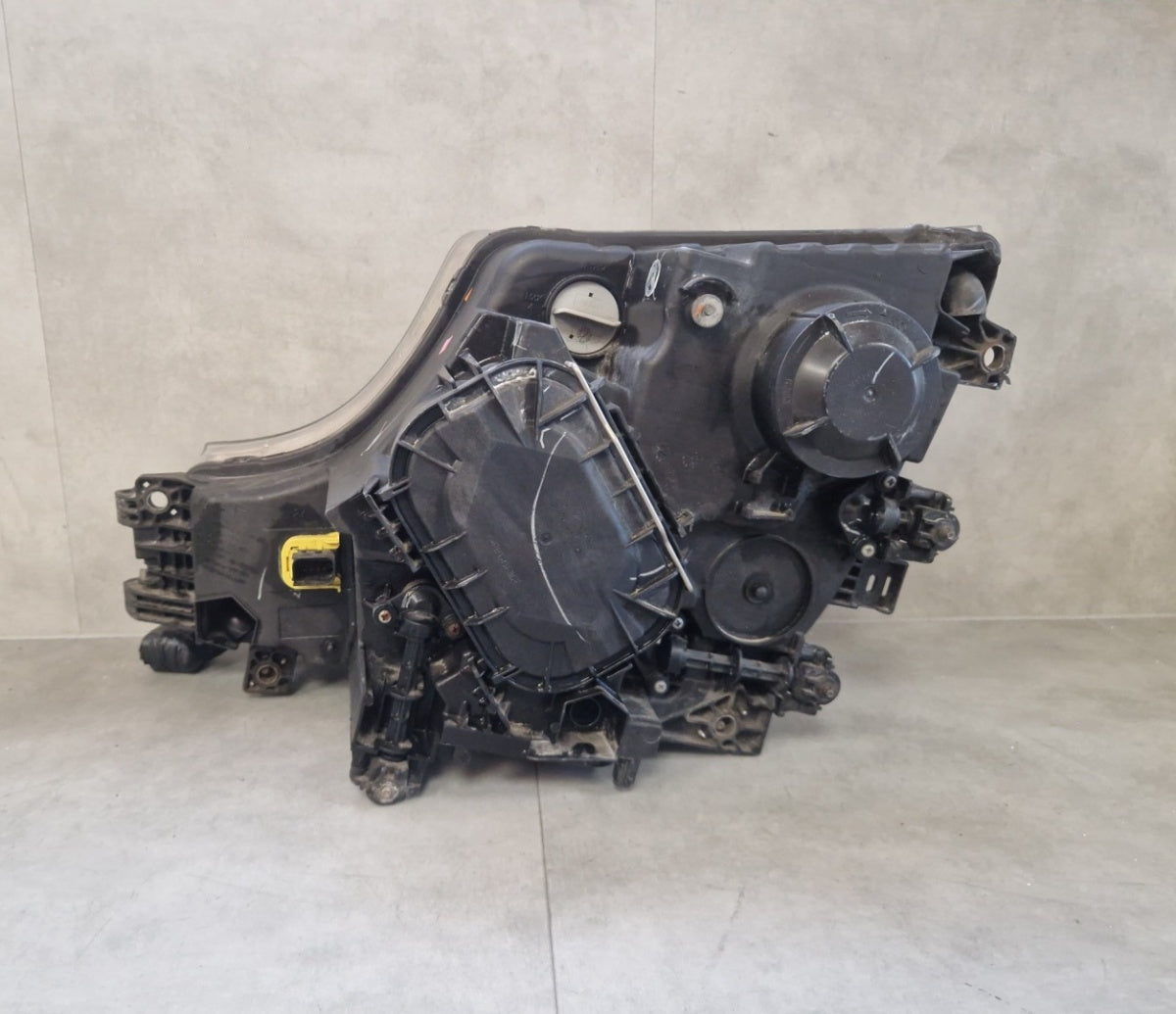 Prednji far MERCEDES ACTROS MP4 halogen 11- desni RH A9608200339