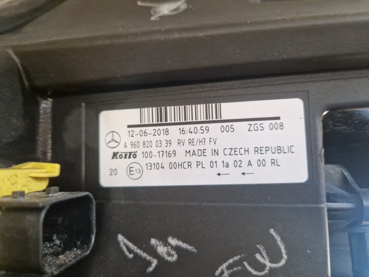 Prednji far MERCEDES ACTROS MP4 halogen 11- desni RH A9608200339