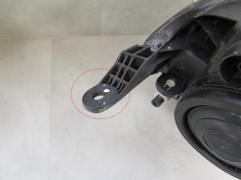Prednji far Ford Ecosport 2 II Lift halogen sa sočivom Z LED 17-22 LH GN15-13W030-YA
