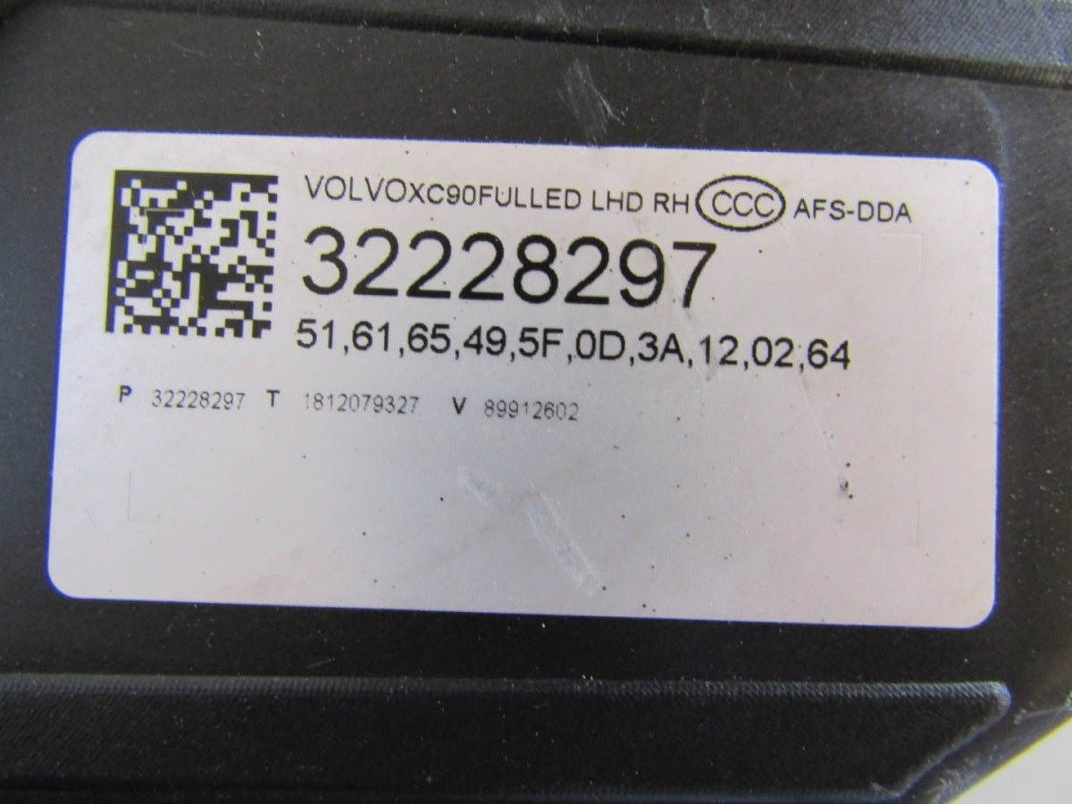 Prednji far VOLVO XC90 II FULL LED ACTIVE HIGH BEAM RH desni 14-24 32228297