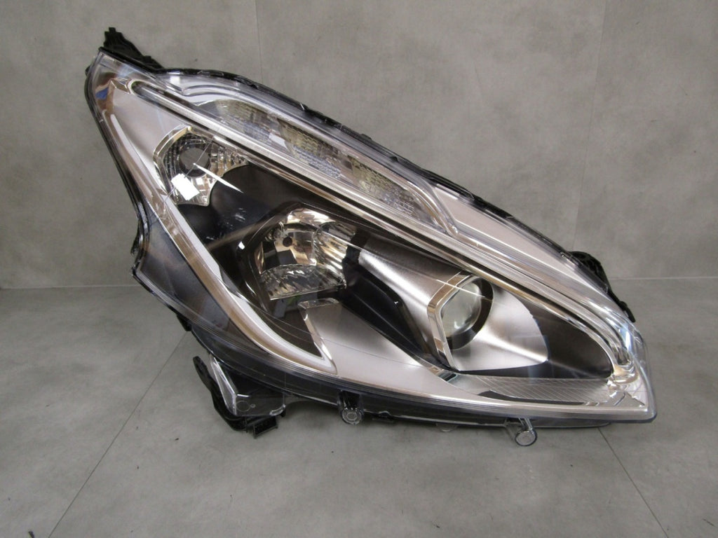Prednji far PEUGEOT 208 I LIFT halogen sa sočivom 15-19 desni RH 9810805880