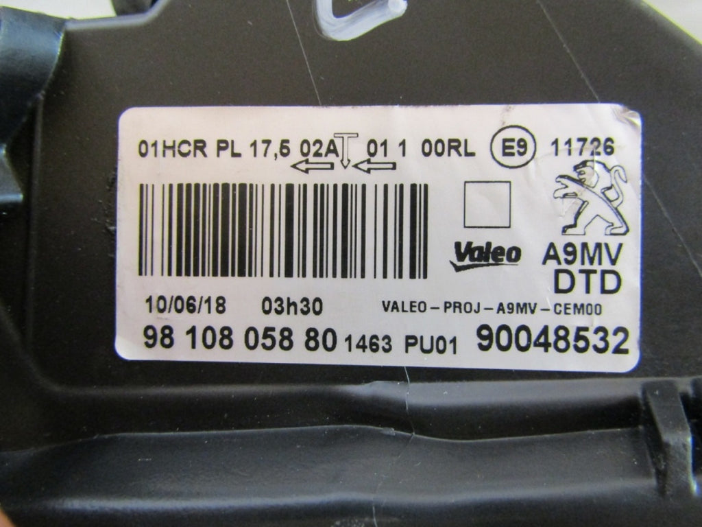 Prednji far PEUGEOT 208 I LIFT halogen sa sočivom 15-19 desni RH 9810805880