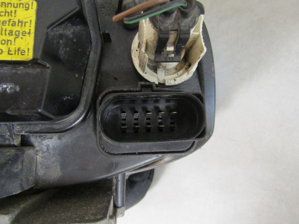 Prednji far SKODA SUPERB I xenon nezakretni RH desni 01-06