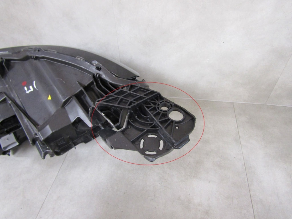 LAMPA desni PEUGEOT 3008 5008 II 2 LIFT LED RH desni 20-24 89914772