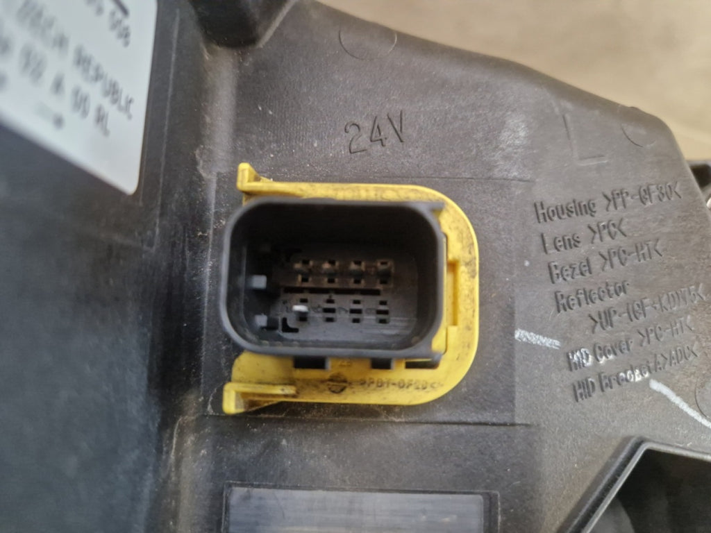 Prednji far MERCEDES ACTROS MP4 xenon lijevi LH 11-19 A9608200639