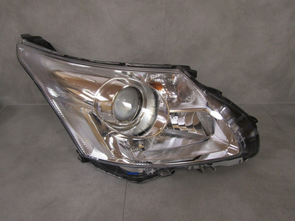 Prednji far Toyota Avensis T27 halogen sa sočivom 09-11 RH desni