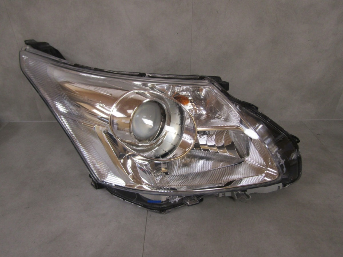 Prednji far Toyota Avensis T27 halogen sa sočivom 09-11 RH desni