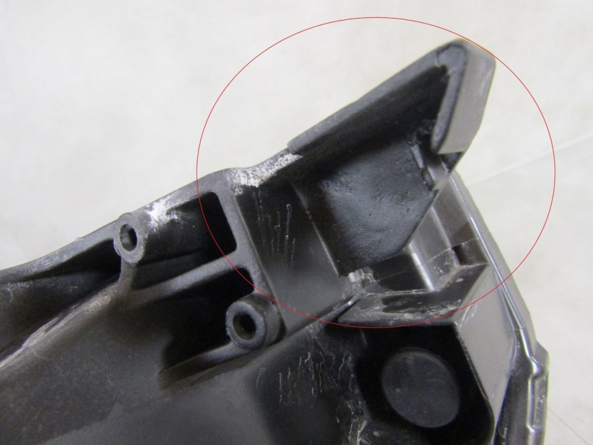 Prednji far Toyota Avensis T27 halogen sa sočivom 09-11 RH desni