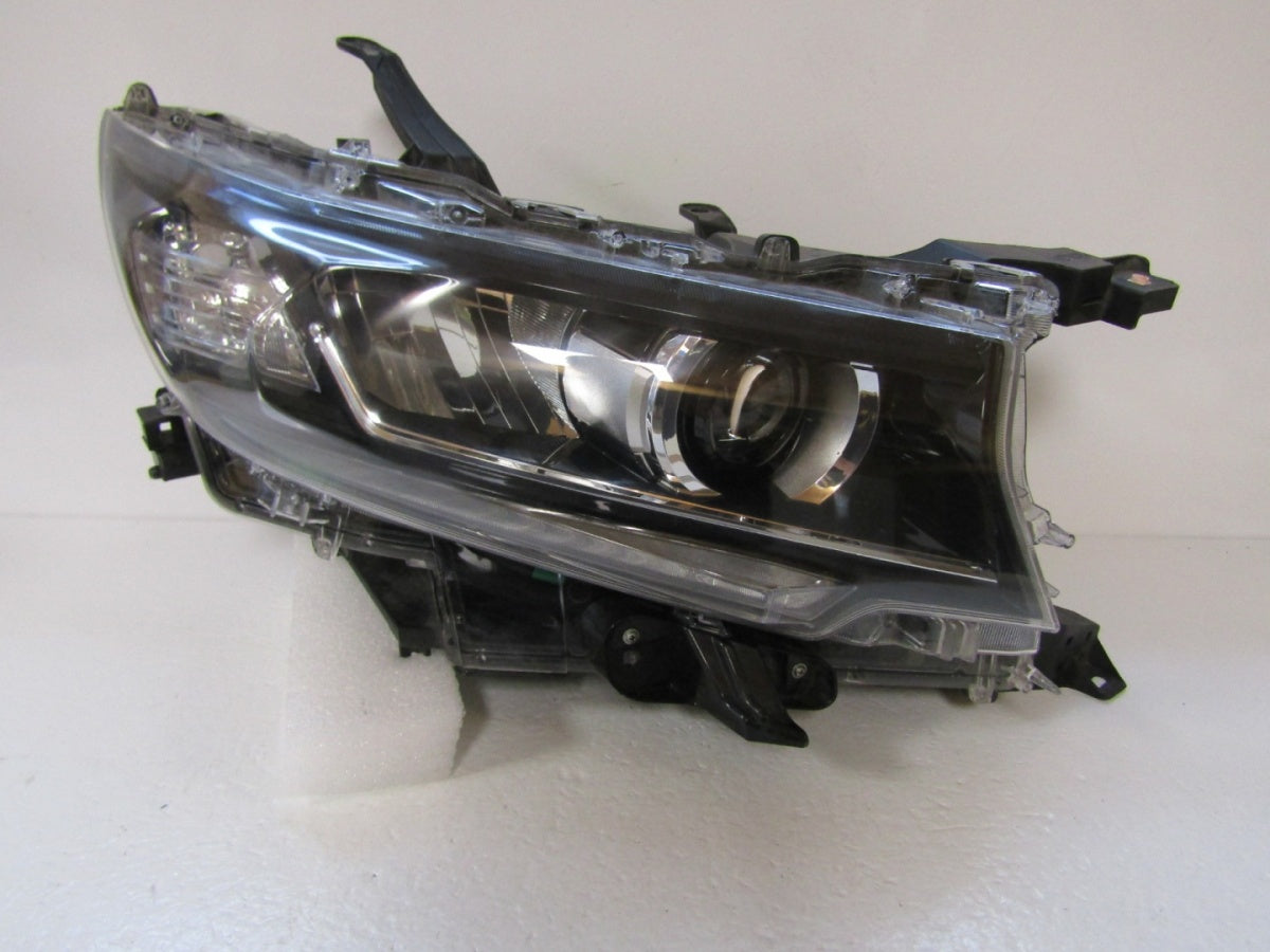 Prednji far TOYOTA LAND CRUISER J150 LIFT LED 18-22 RH