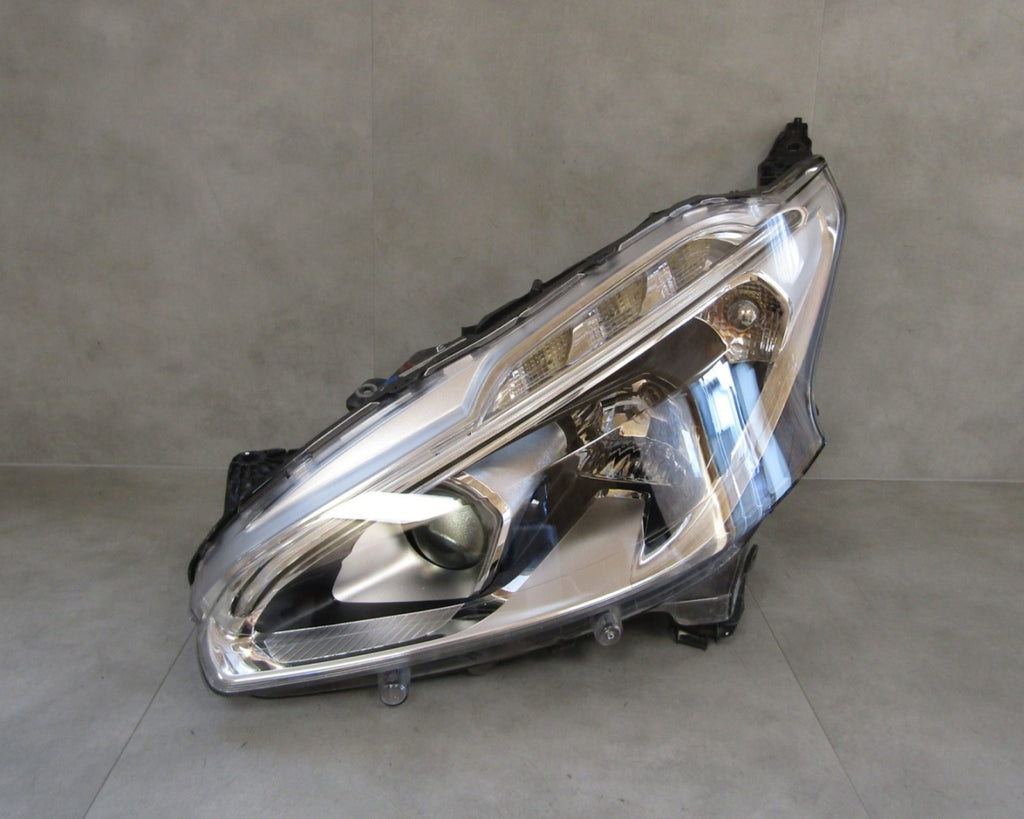 Prednji far PEUGEOT 208 I LIFT halogen sa sočivom Z LED 15-19 LH lijevi 9810805780