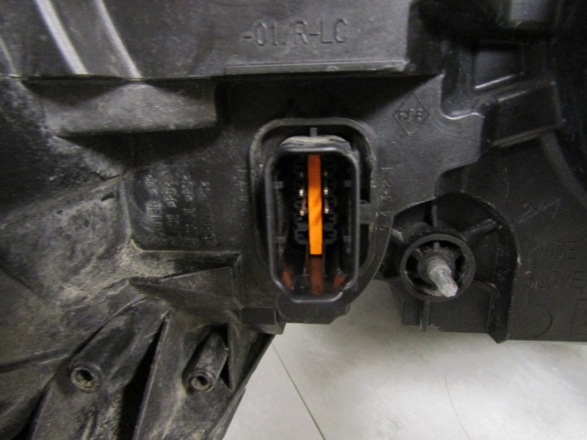 Prednji far RENAULT TRAFIC 3 III halogen 14-19 LH 260608912R