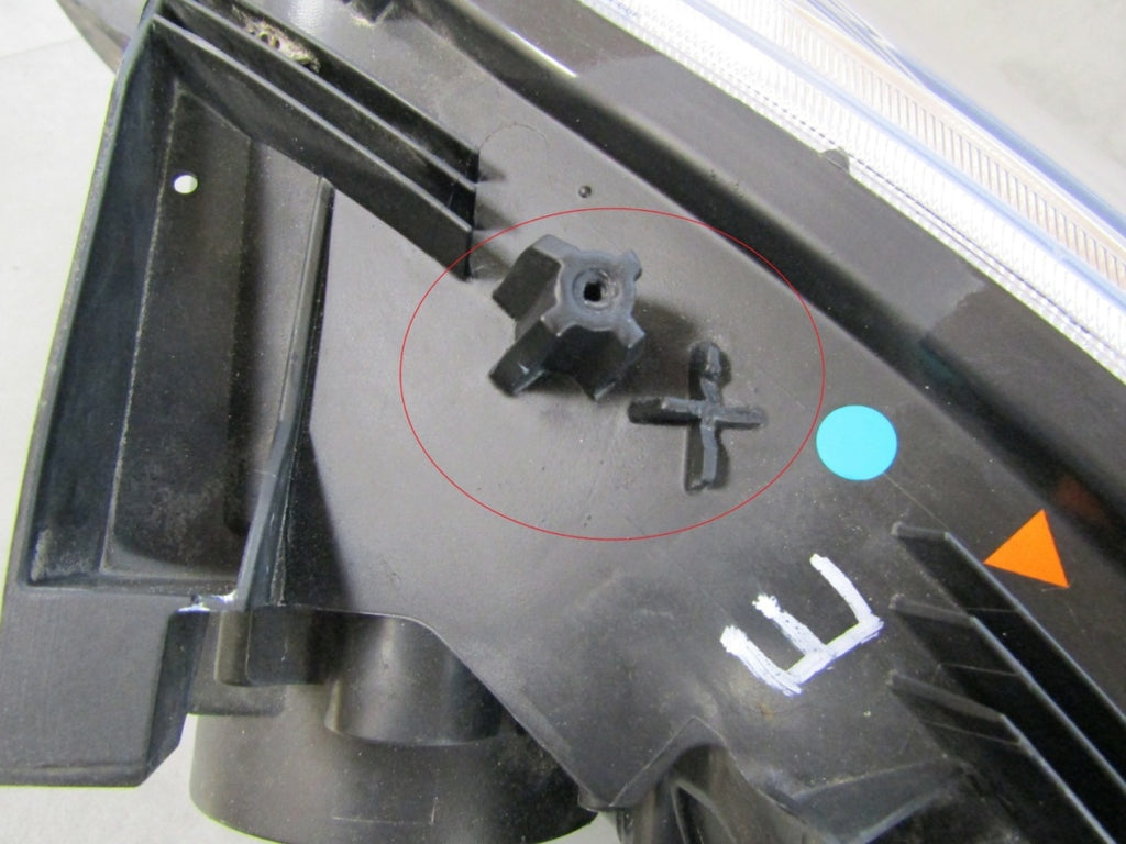 Prednji far PEUGEOT 2008 I halogen sa sočivom RH desni 9815403080 13-16