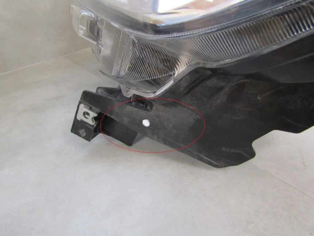 Prednji far FORD RANGER 3 III LIFT 15-18 halogen sa sočivom LH lijevi