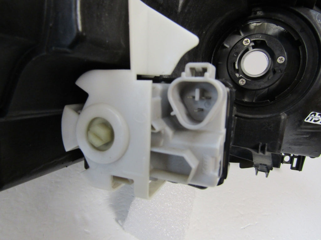 Prednji far MAZDA CX-7 CX 7 xenon 06-12 LH