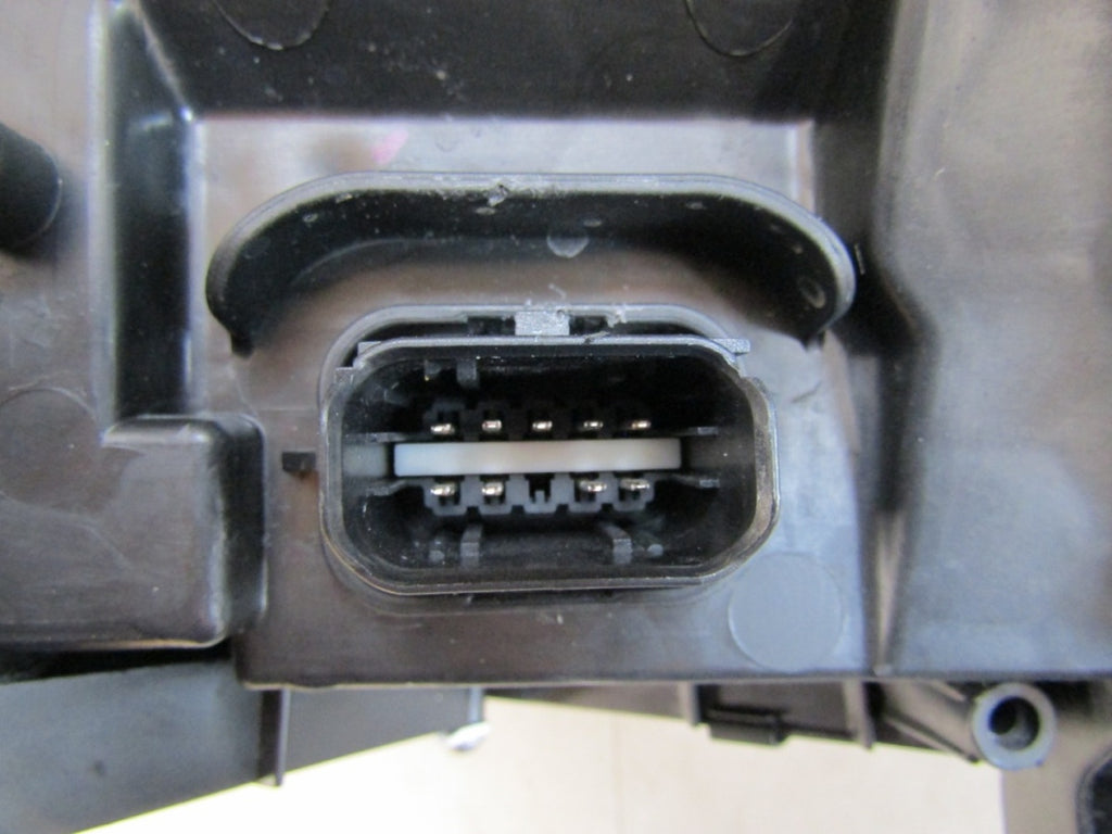 Prednji far RENAULT CLIO V 5 LIFT LED 23-26 RH desni 260103507R