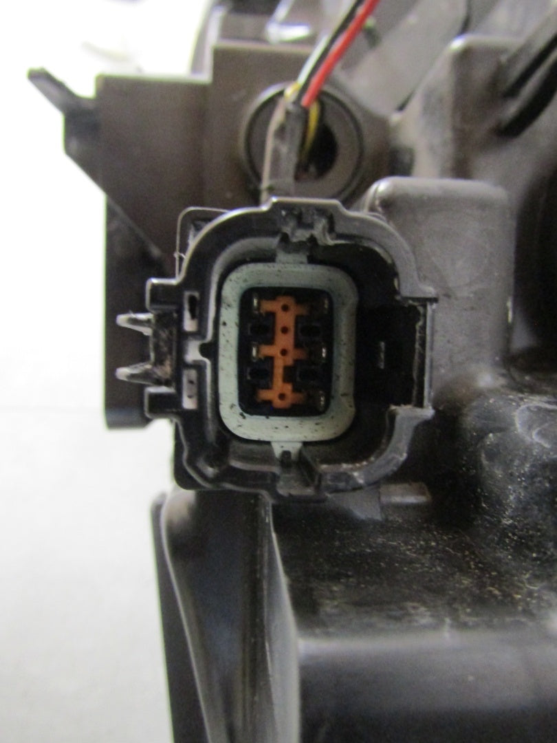Prednji far NISSAN QASHQAI J11 halogen sa sočivom Z LED RH desni 13-17 100-18013