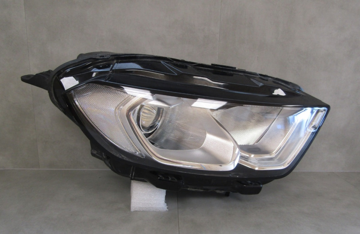 Prednji far FORD ECOSPORT 2 II LIFT halogen sa sočivom RH desni desni 17-22