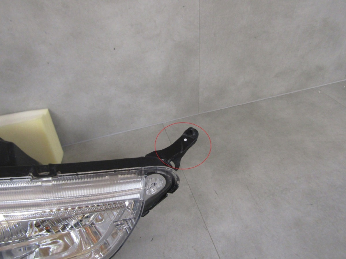 Prednji far MITSUBISHI ASX LIFT halogen 12-19 RH desni