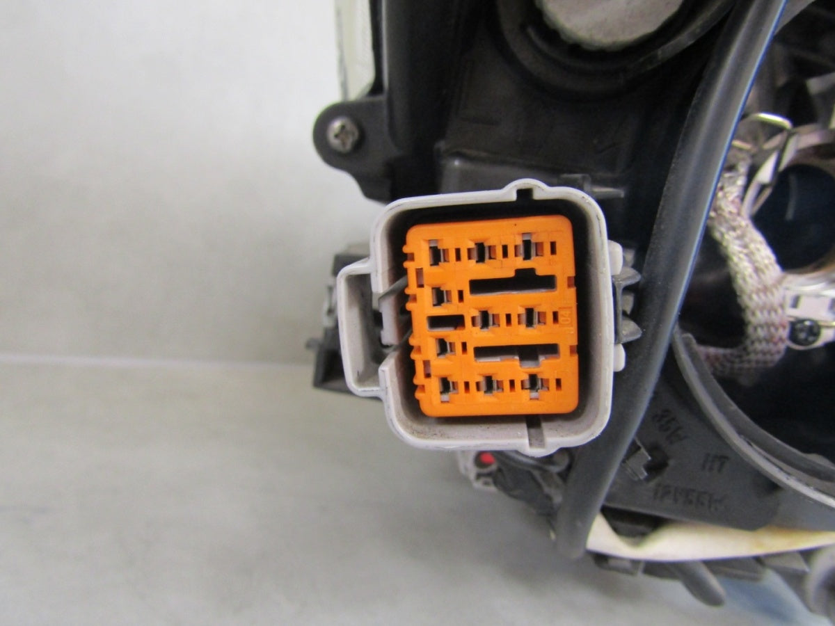 Prednji far SUBARU LEGACY V OUTBACK IV xenon 09-12 LH lijevi