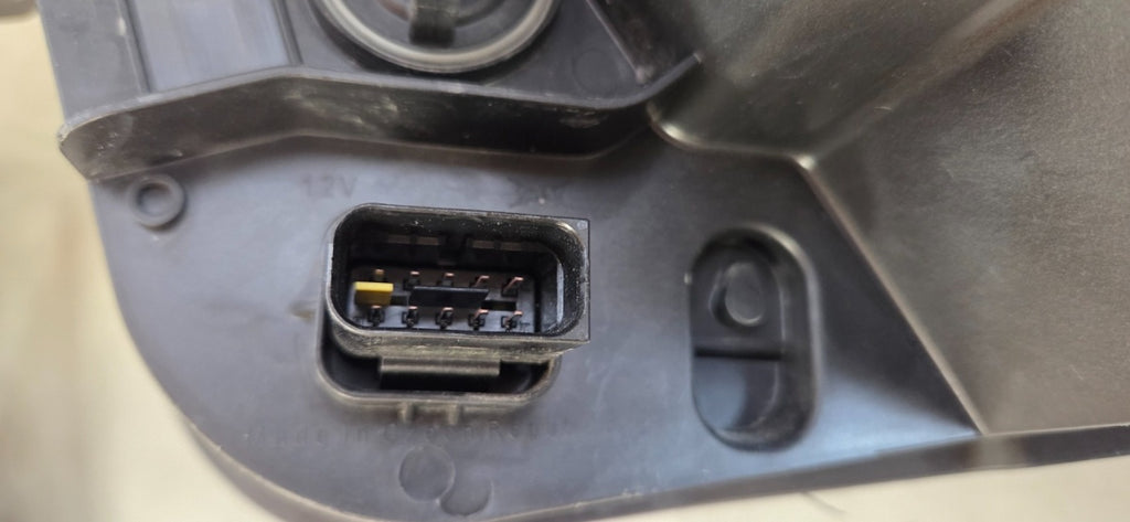 Prednji far TOYOTA PROACE 2 II xenon nezakretni 16-23 desni RH 9808237480-00