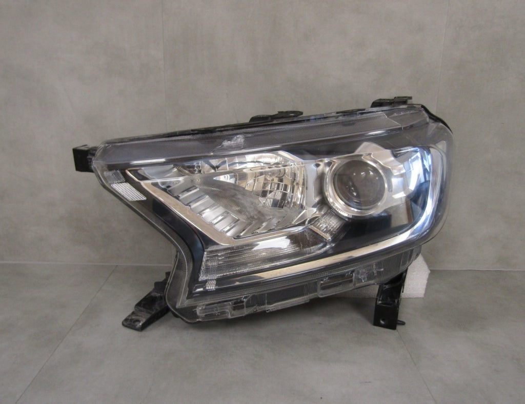 Prednji far FORD RANGER 3 III LIFT 15-18 halogen sa sočivom LH lijevi