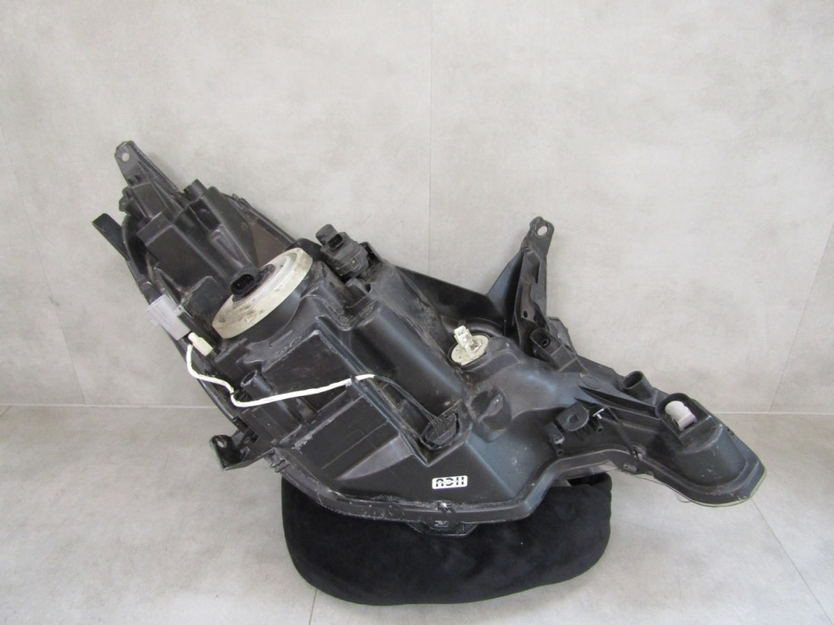 Prednji far Peugeot 108 halogen sa sočivom 14- LH lijevi 90026268