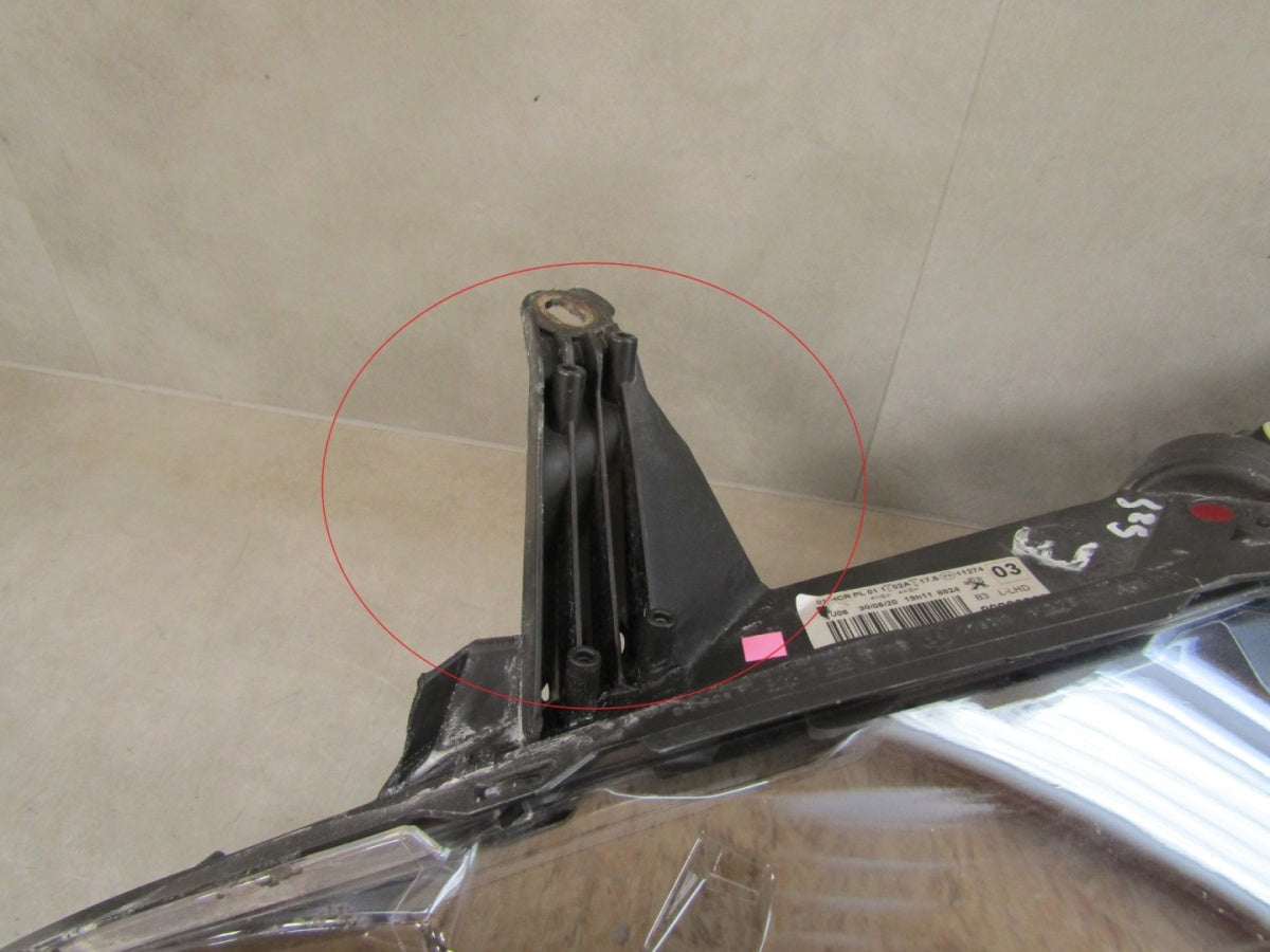 Prednji far Peugeot 108 halogen sa sočivom 14- LH lijevi 90026268