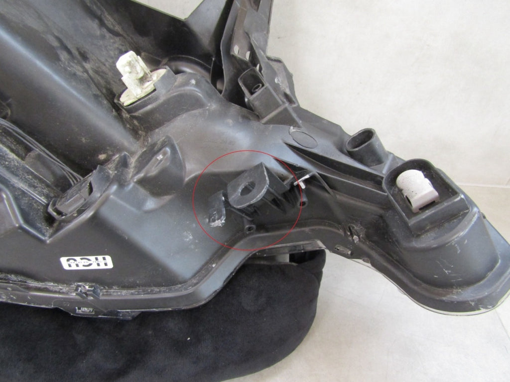 Prednji far Peugeot 108 halogen sa sočivom 14- LH lijevi 90026268