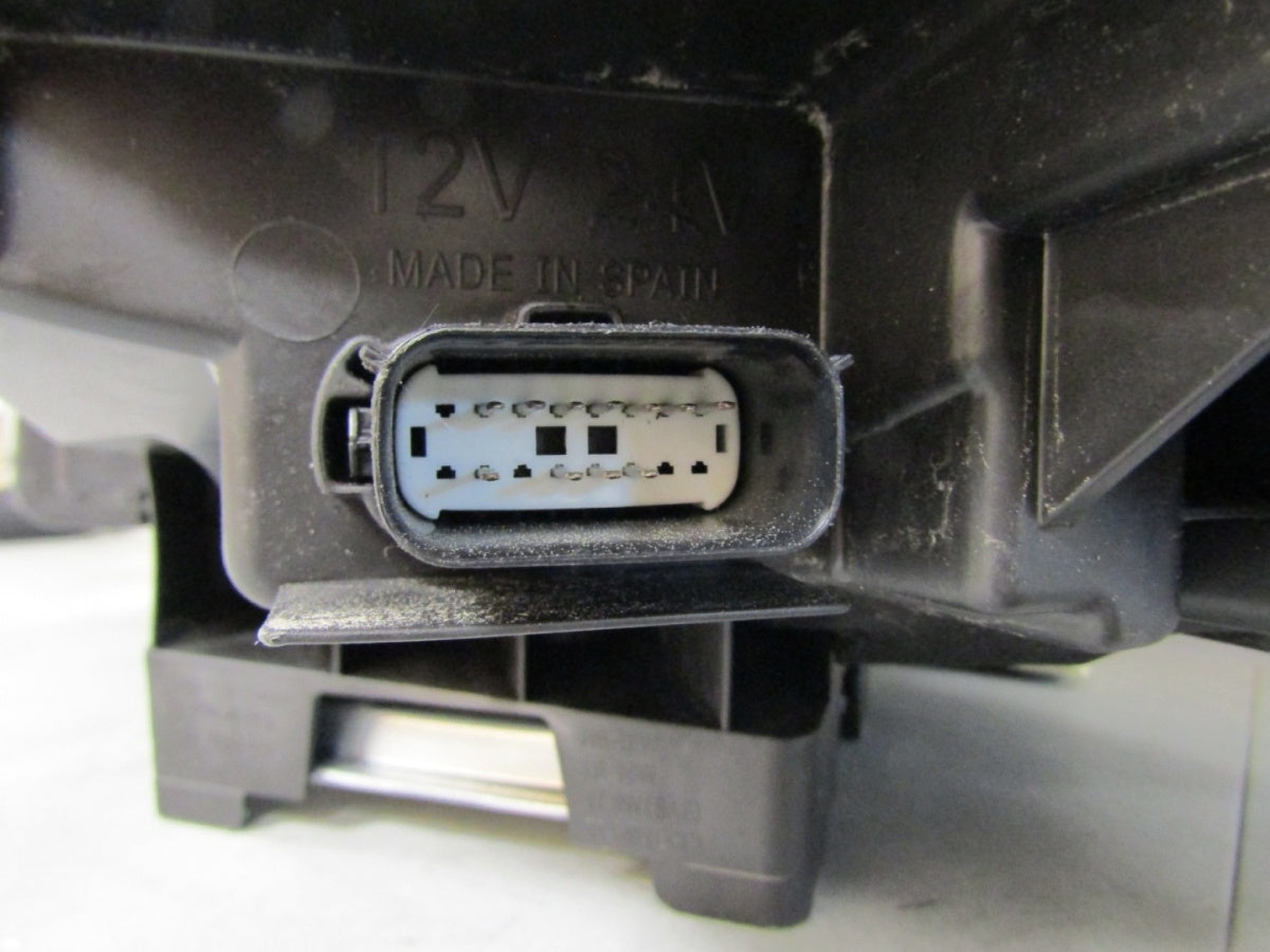 Prednji far FORD KUGA MK3 LED RH desni 19-24 LV4B-13E014-FH