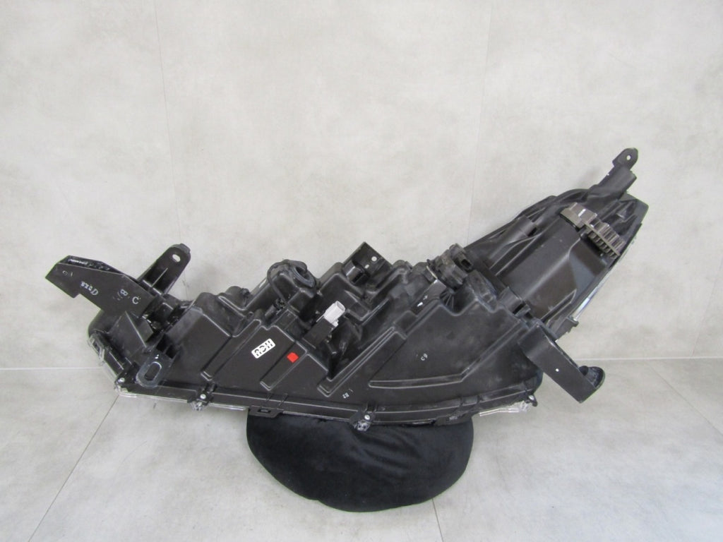 Prednji far TOYOTA COROLLA CROSS FULL LED 20- RH desni HASCO 16-184