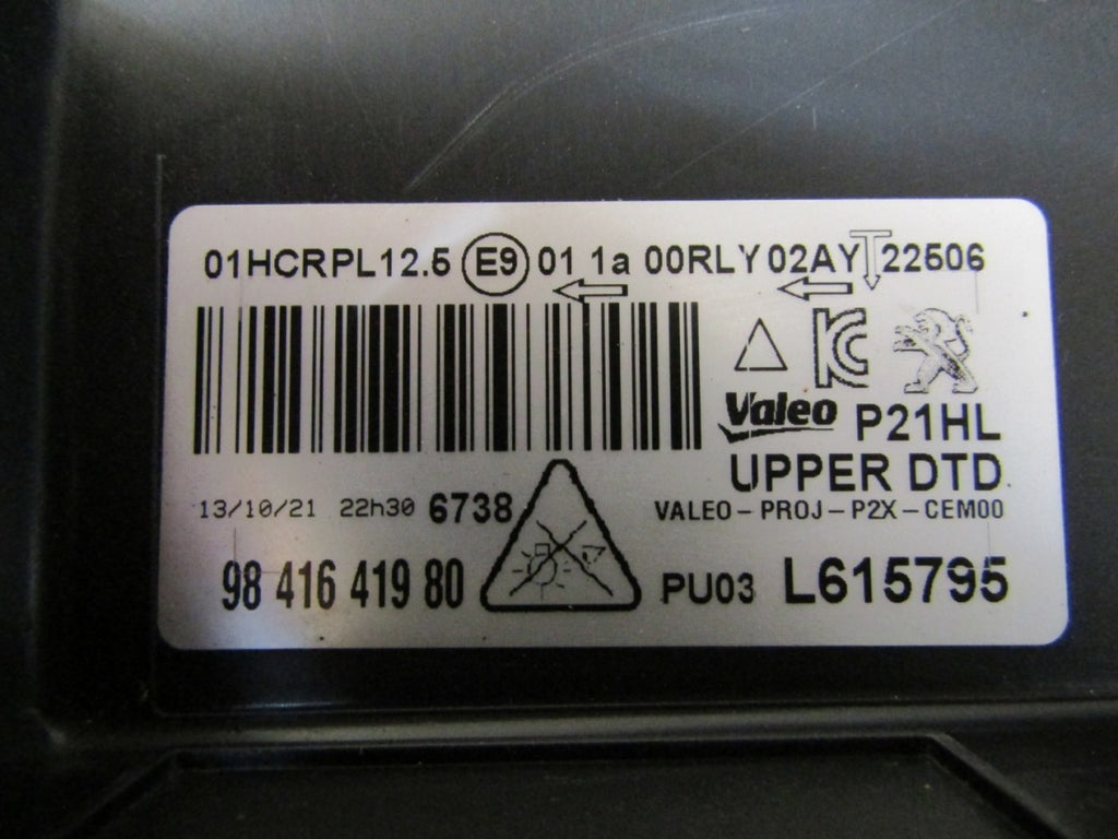 Prednji far PEUGEOT 208 II 2 2008 II 2 LED 19-23 RH desni 9841641980