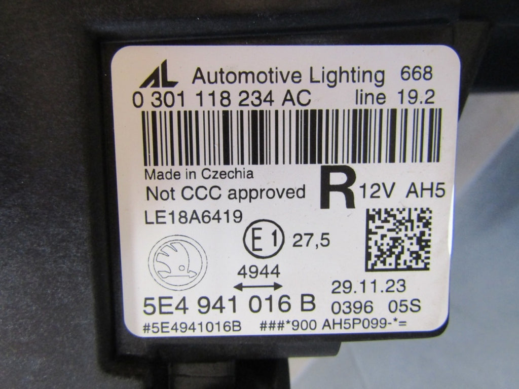 Prednji far SKODA OCTAVIA IV FULL LED 19-24 RH desni 5E4941016B