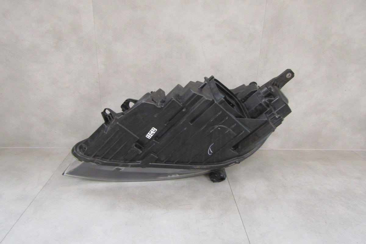 Prednji far Volvo V40 2 II Lift LED MID 16-19 RH desni 31677019