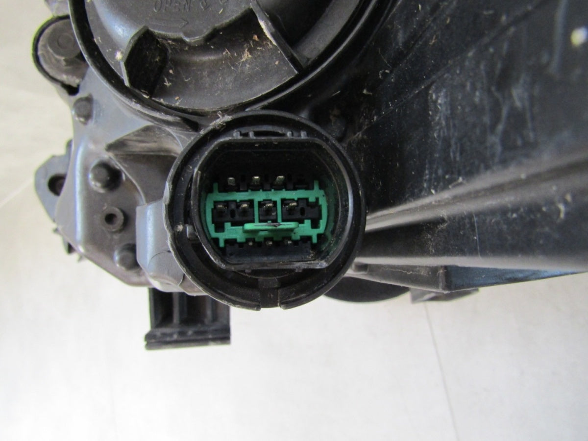 Prednji far HYUNDAI I30 III halogen sa sočivom 17-20 RH desni 92102G4020