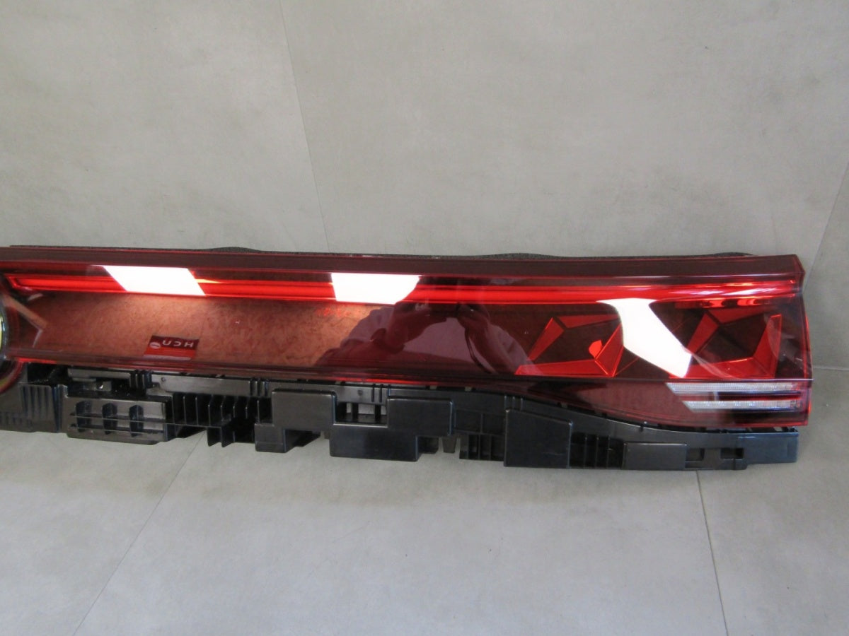 Stop svjetlo NA KLAPY BAGAŻNIKA BLENDA VW TOUAREG III LIFT 760945307E 23-