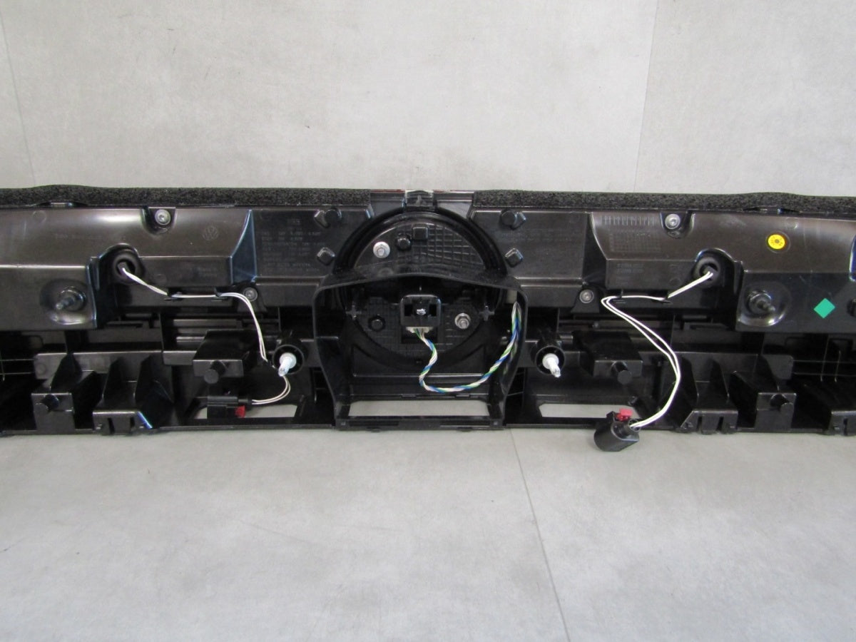 Stop svjetlo NA KLAPY BAGAŻNIKA BLENDA VW TOUAREG III LIFT 760945307E 23-