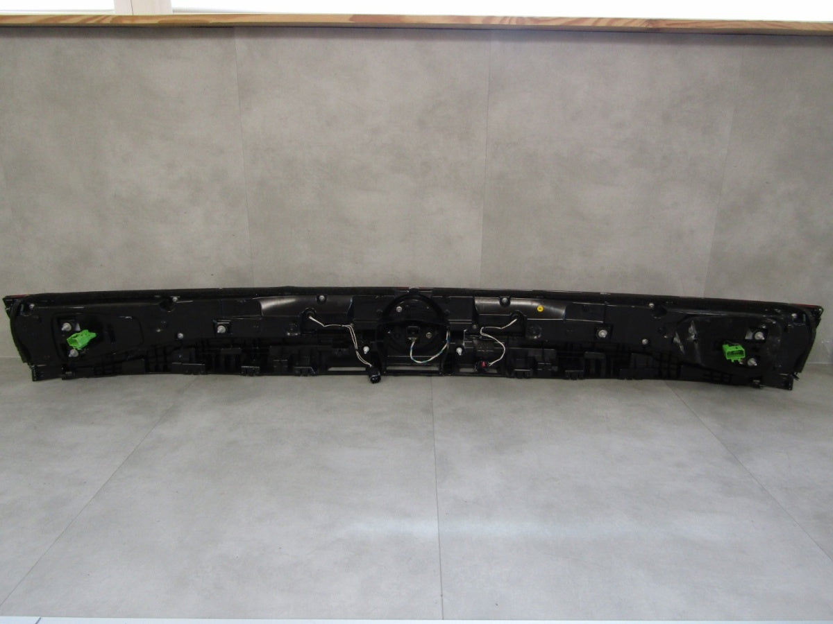 Stop svjetlo NA KLAPY BAGAŻNIKA BLENDA VW TOUAREG III LIFT 760945307E 23-