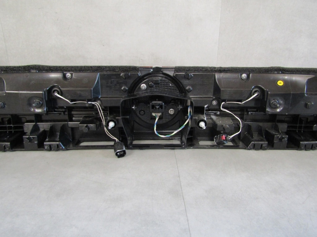 Stop svjetlo NA KLAPY BAGAŻNIKA BLENDA VW TOUAREG III LIFT 760945307E 23-