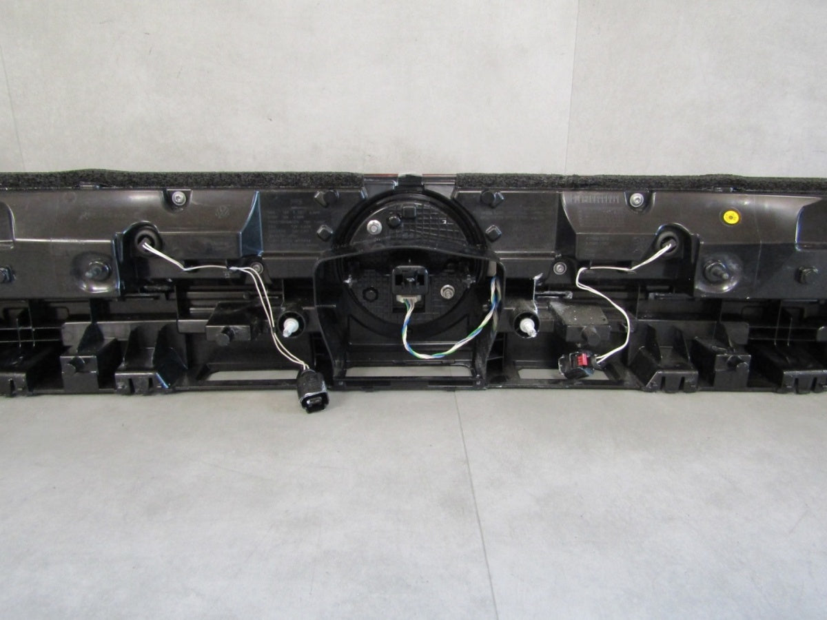 Stop svjetlo NA KLAPY BAGAŻNIKA BLENDA VW TOUAREG III LIFT 760945307E 23-